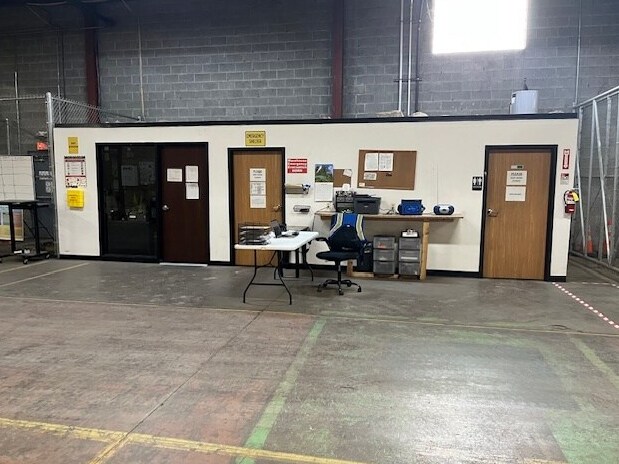 More Photos Of 2301 W Pike St, Houston Manufacturing For Lease