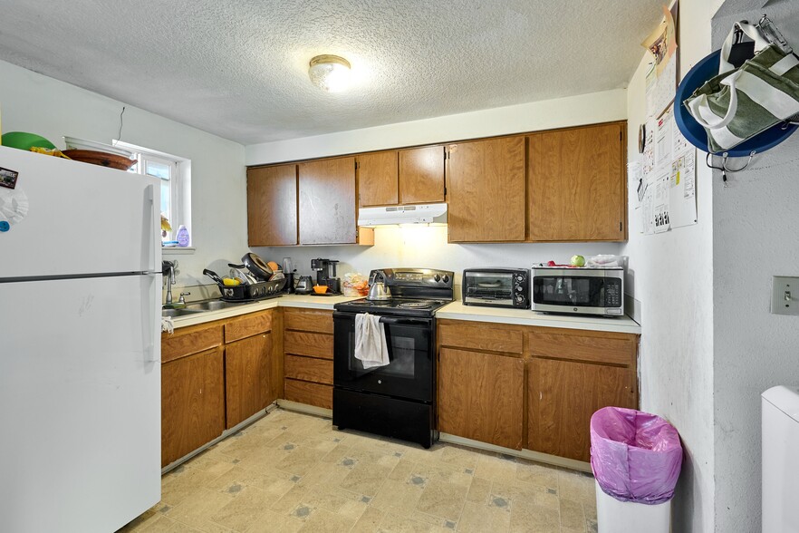 More Photos Of 880 N Pershing St, Mount Angel Apartments For Sale