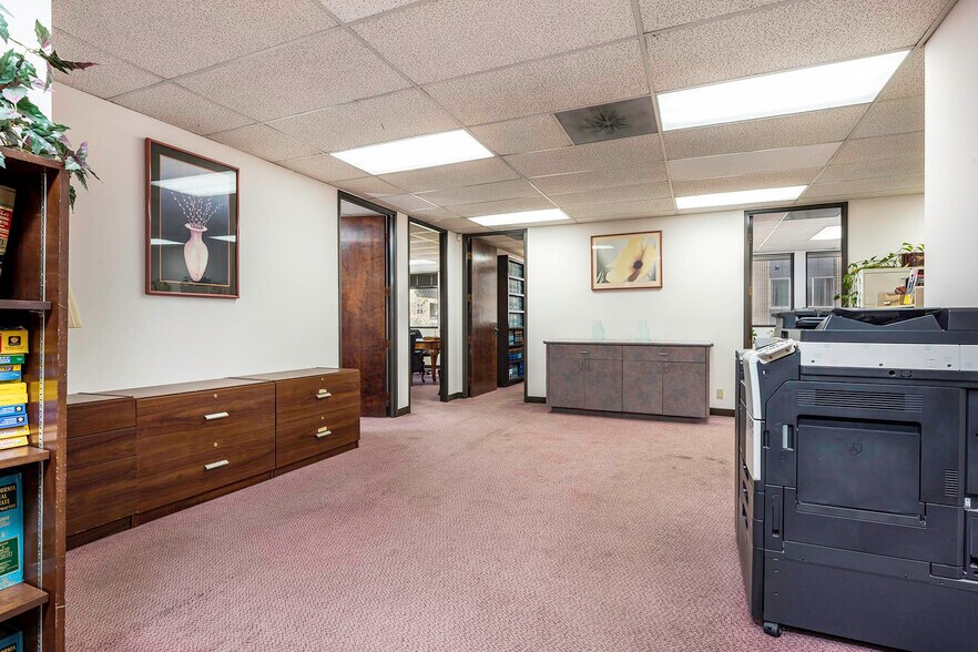 More Photos Of 333 W Broadway, Long Beach Medical For Lease