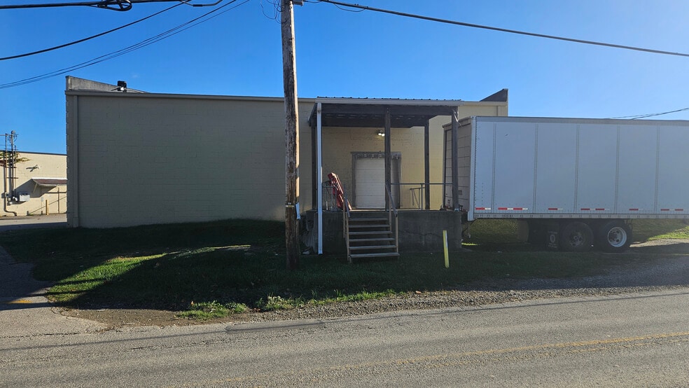 More Photos Of 2198 U.S. 60, Culloden Storefront For Sale