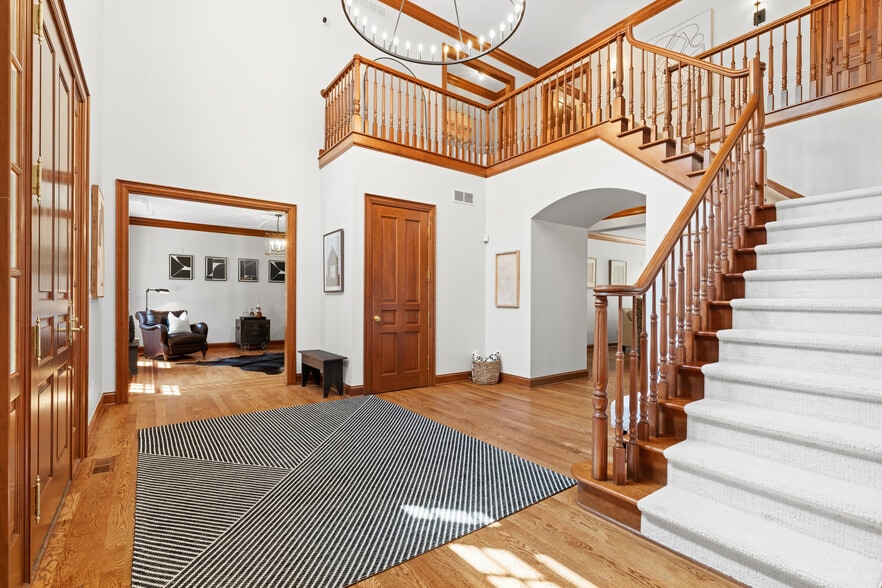 More Photos Of 5455 Plantation Rd, Sunbury Lodge Meeting Hall For Sale