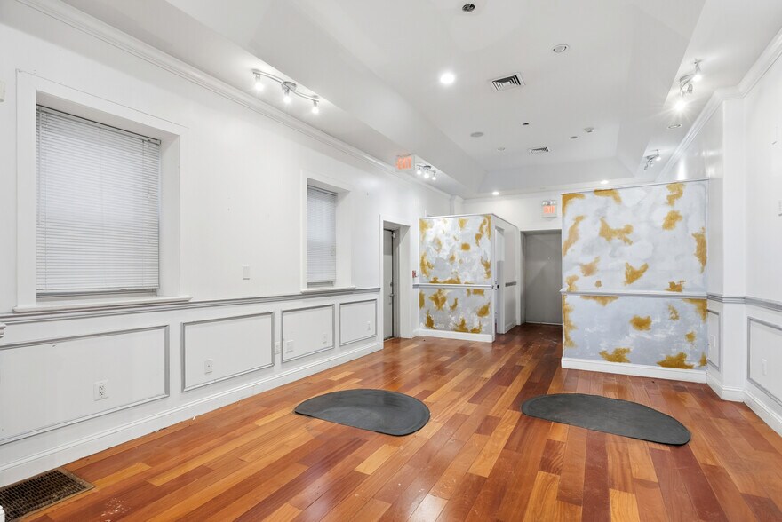 More Photos Of 329 W Girard Ave, Philadelphia Storefront Retail Residential For Lease