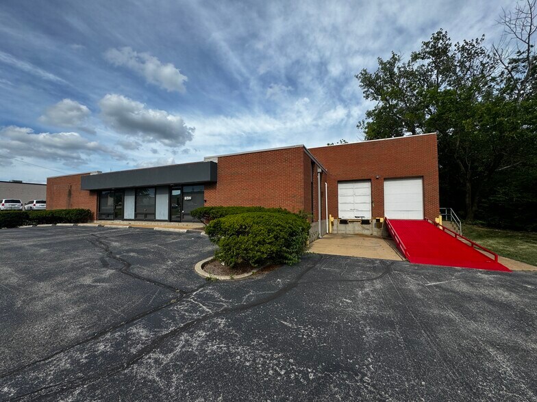 More Photos Of 10450-10452 Baur Blvd, Olivette Warehouse For Sale