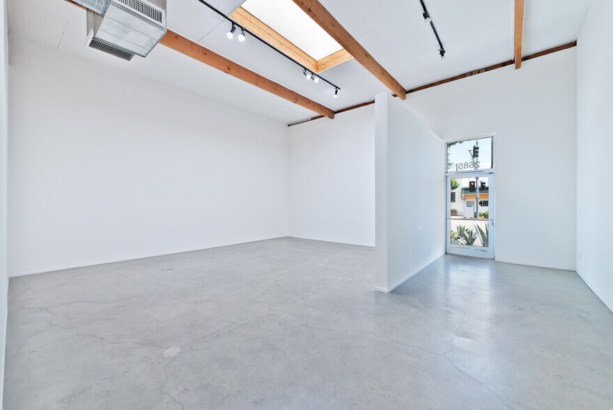 More Photos Of 2685 S La Cienega Blvd, Los Angeles Flex For Lease