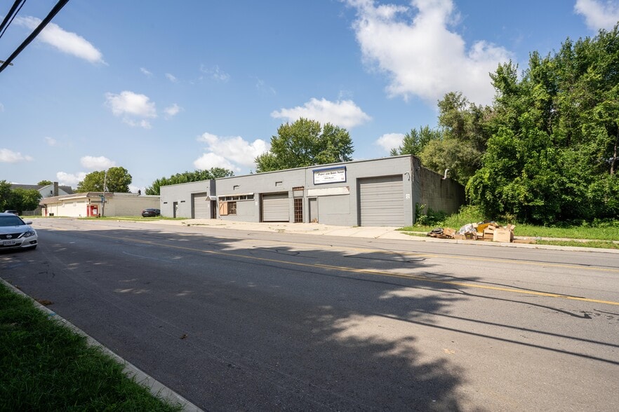 More Photos Of 2026-2030 Prospect Ave, Kansas City Warehouse For Sale