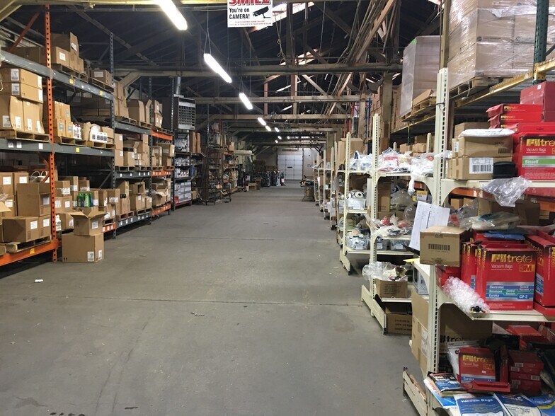 More Photos Of 539 Champion Rd, Jeffersonville Warehouse For Lease