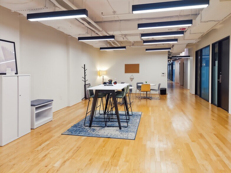 More Photos Of 100 S Juniper St, Philadelphia Coworking Space