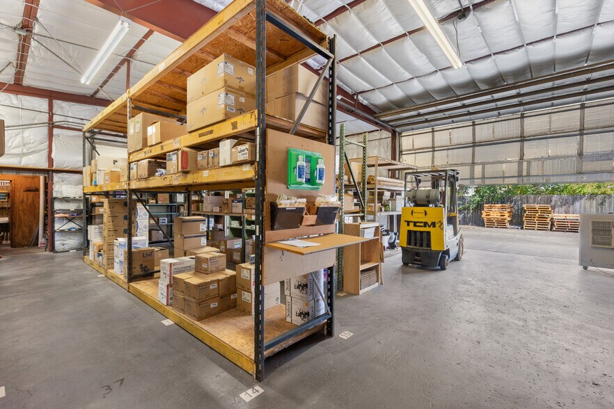 More Photos Of 555 Main St, Hamilton City Industrial For Sale