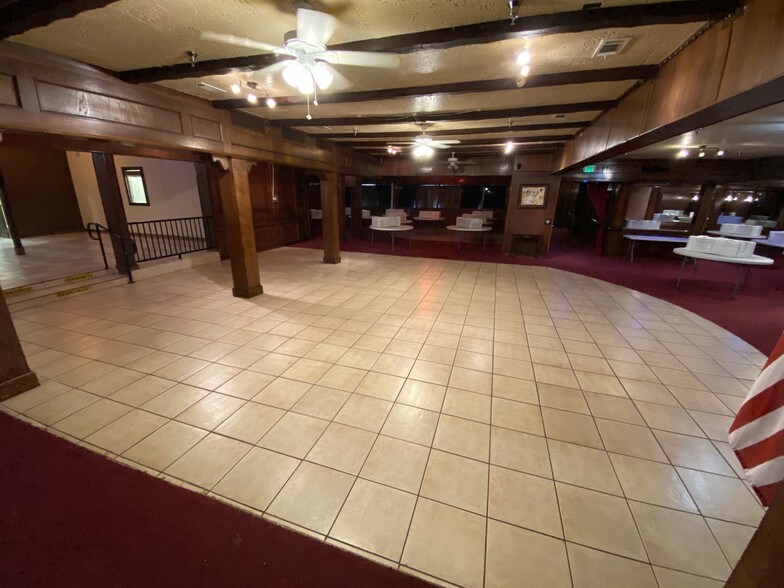More Photos Of 2814 N Maroa Ave, Fresno General Retail For Sale