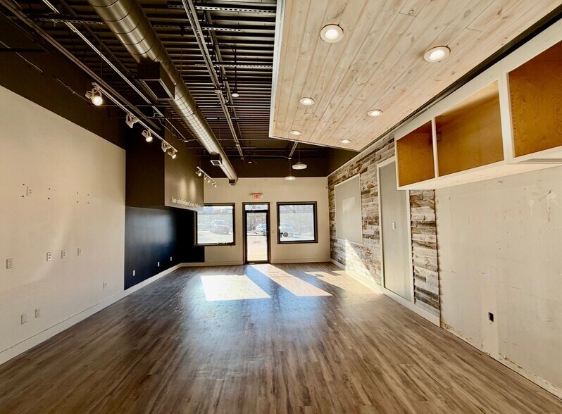 More Photos Of 985 Monroe Dr NE, Atlanta Storefront For Lease