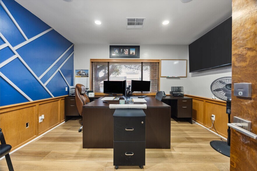 More Photos Of 9831 Rosedale Hwy, Bakersfield Office For Sale