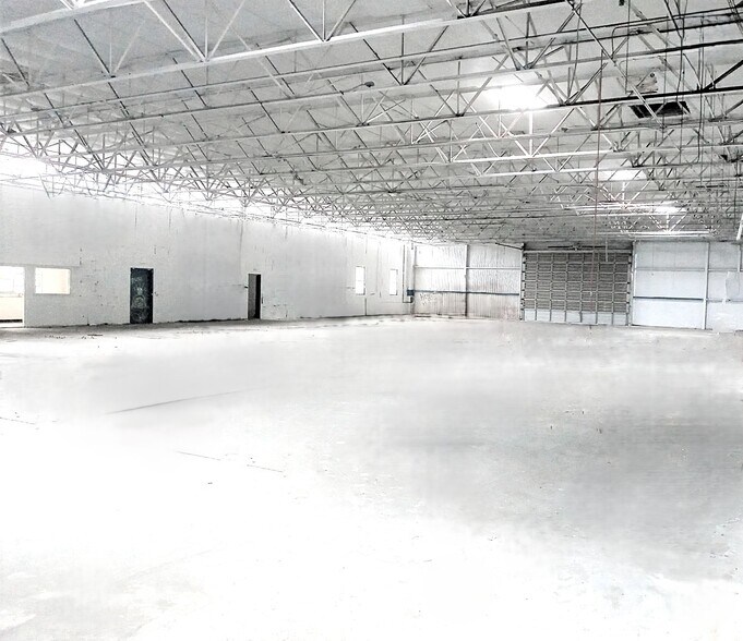 More Photos Of 3333 N Main St, Jacksonville Flex For Sale