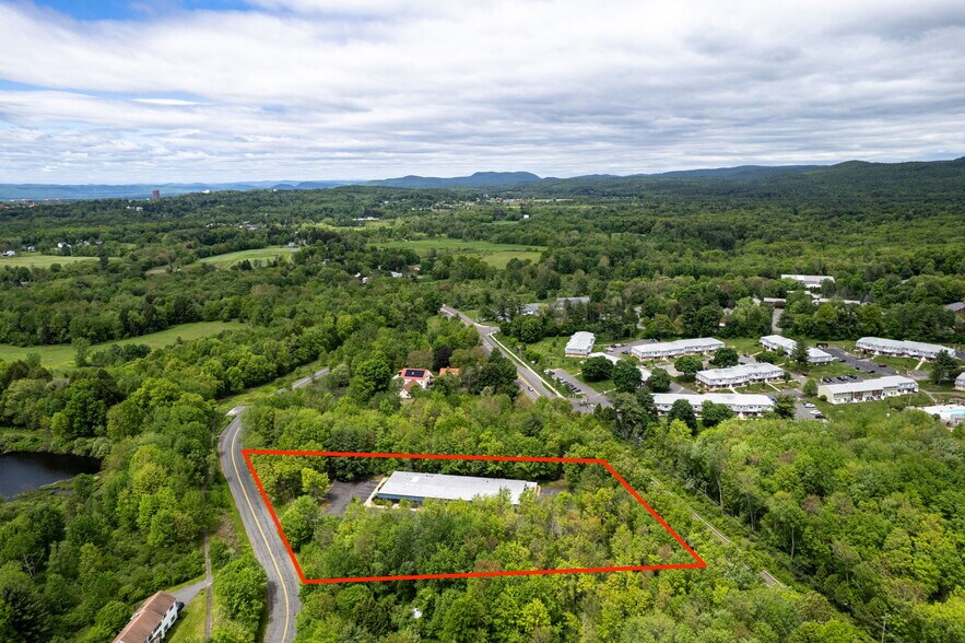 More Photos Of 160 Old Farm Rd, Amherst Office For Lease