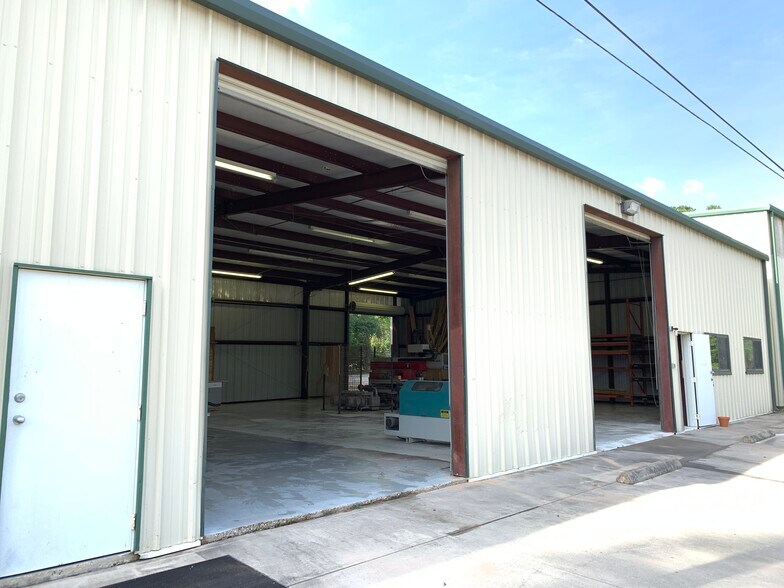 More Photos Of 2227 Golden Rd, Spring Warehouse For Lease