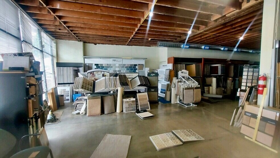 More Photos Of 1413 N La Brea Ave, Inglewood Restaurant For Sale