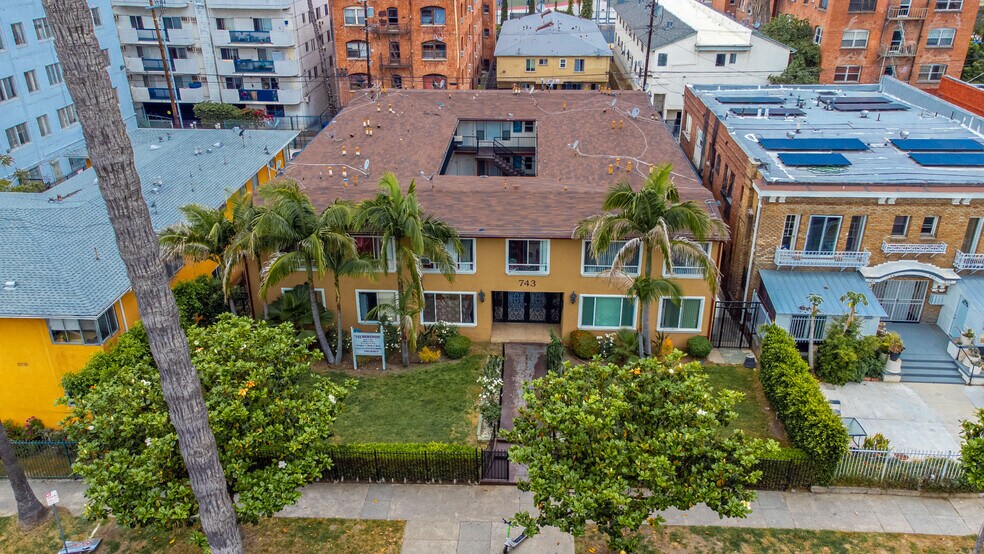 More Photos Of 743 S Berendo St, Los Angeles Apartments For Sale