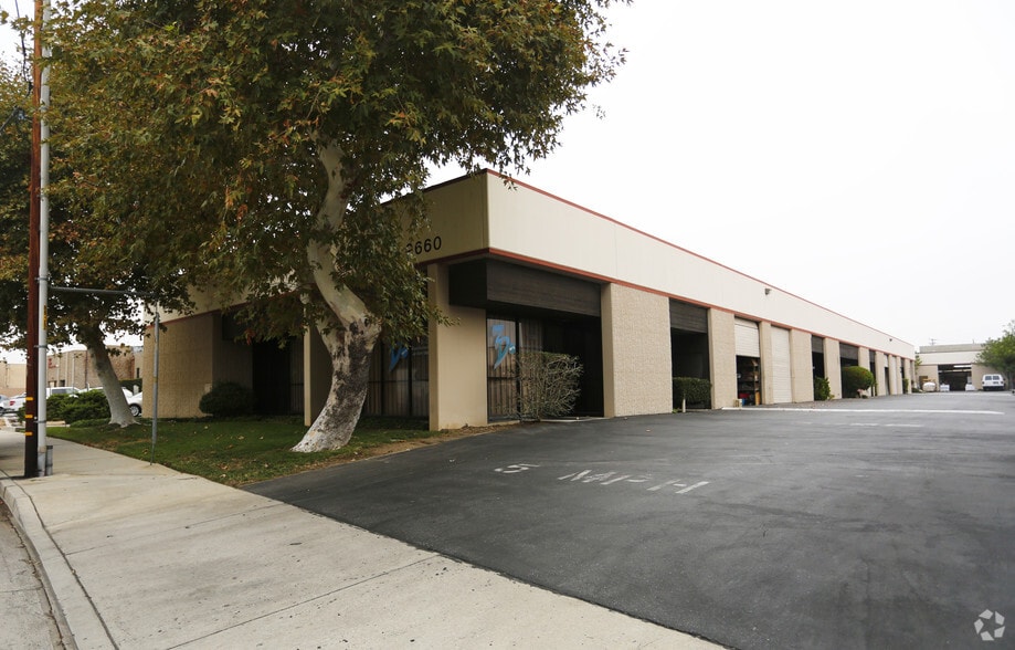 More Photos Of 9660 Topanga Canyon Pl, Chatsworth Warehouse For Lease