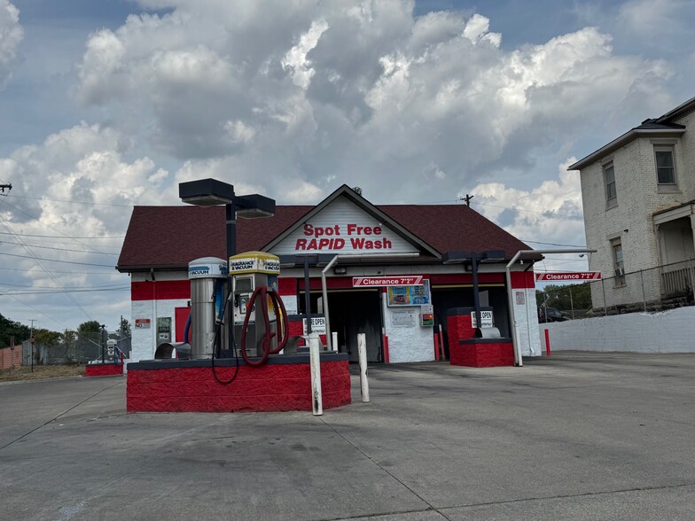 Primary Photo Of 1940 E Main St, Columbus Carwash For Sale