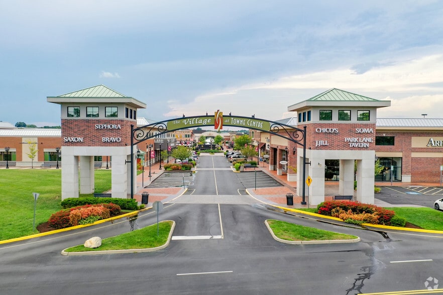 More Photos Of 130-137 Spotsylvania Mall Dr, Fredericksburg General Retail For Lease