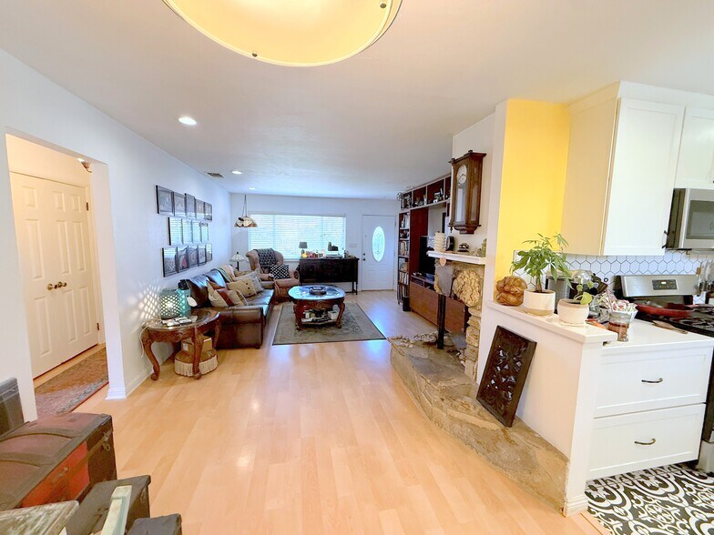 More Photos Of 50 Portal St, Oak View Multifamily For Sale