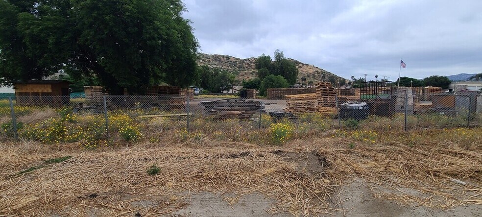More Photos Of 10180-10190 Riverford Rd, Lakeside Land For Lease