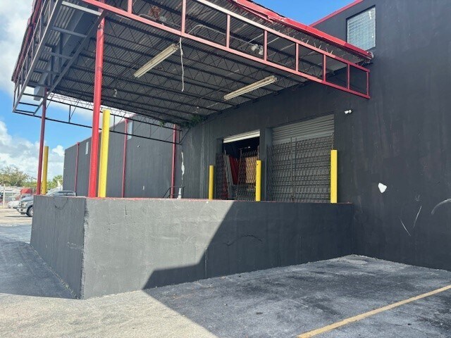 More Photos Of 5950 Angler's Ave, Dania Beach Warehouse For Lease