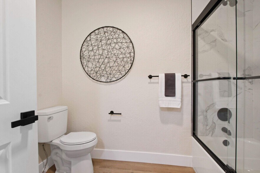 More Photos Of 6337 10th Ave, Los Angeles Apartments For Sale