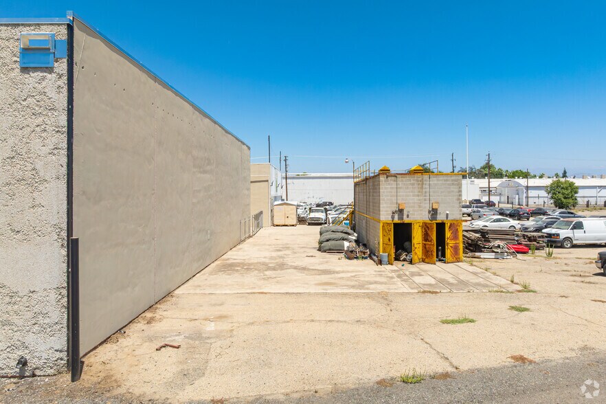 More Photos Of 430 W Ventura St, Dinuba Warehouse For Lease