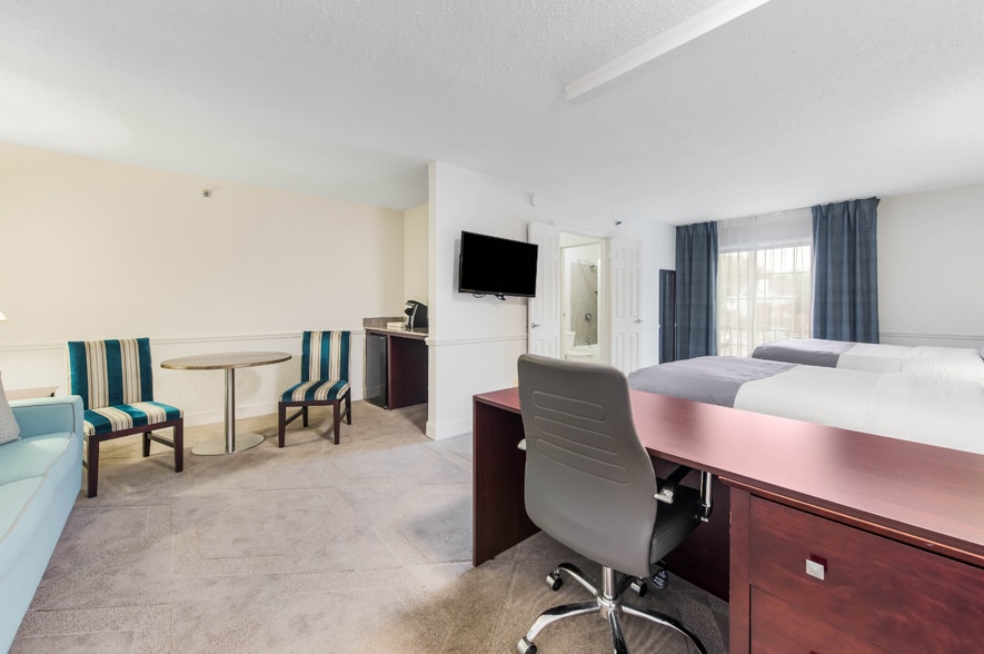 More Photos Of 11349 Reed Hartman Hwy, Cincinnati Hotel For Sale