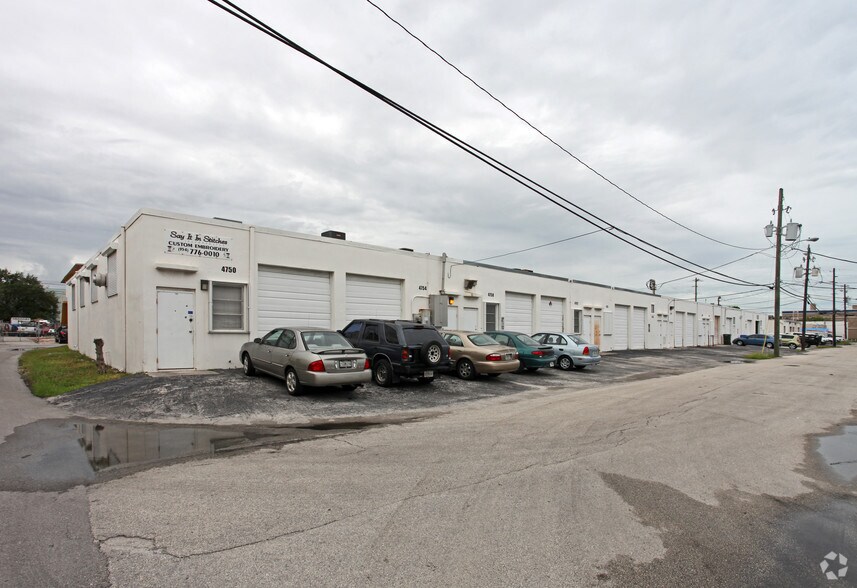 More Photos Of 4750-4782 NE 10th Ave, Oakland Park Warehouse For Lease