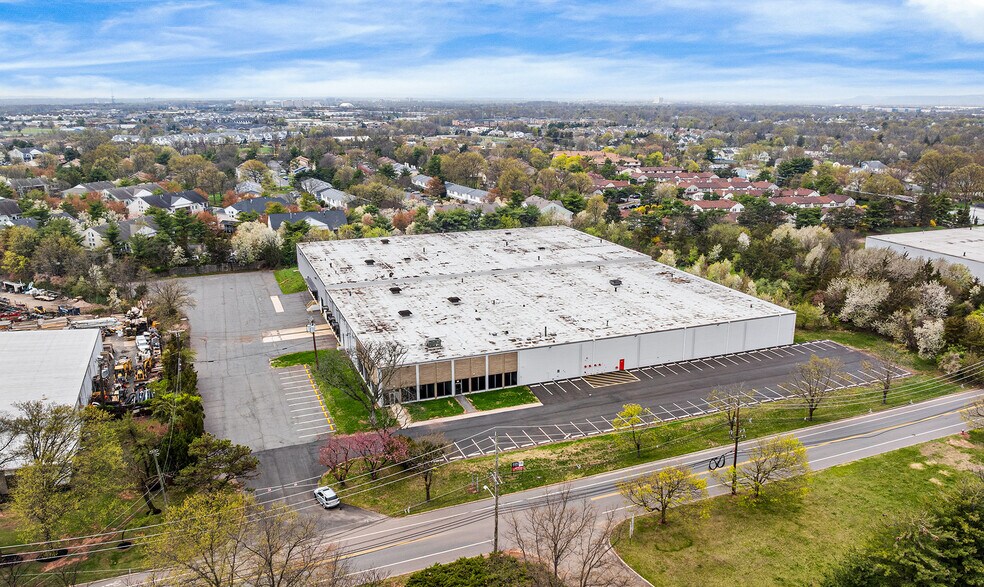 Primary Photo Of 9 Taylor Rd, Edison Warehouse For Lease