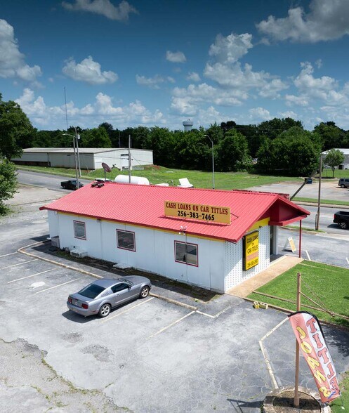 More Photos Of 2600 N Jackson Hwy, Sheffield Freestanding For Sale