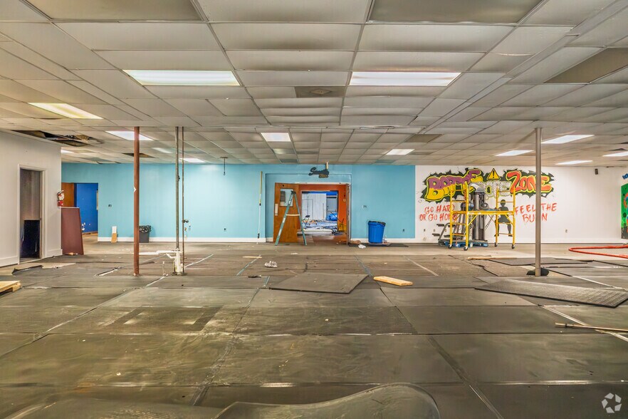 More Photos Of 211 W Cronly St, Laurinburg Office For Sale