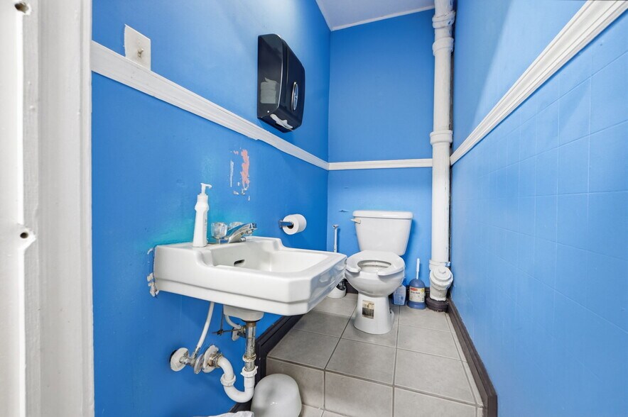 More Photos Of 401-407 N Patterson Park Ave, Baltimore Religious Facility For Sale