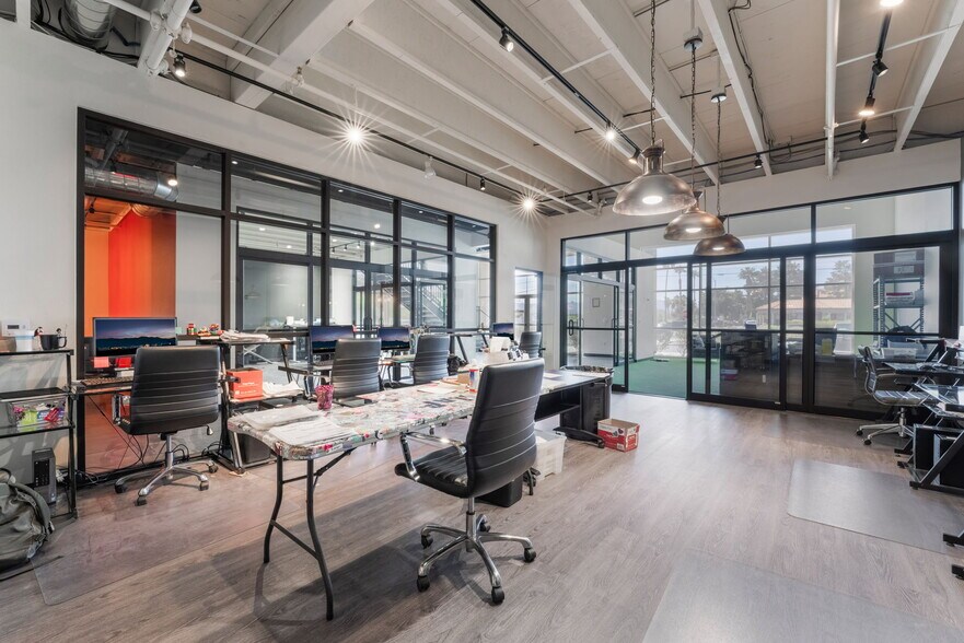 More Photos Of 2950 E Sunset Rd, Las Vegas Showroom For Sale