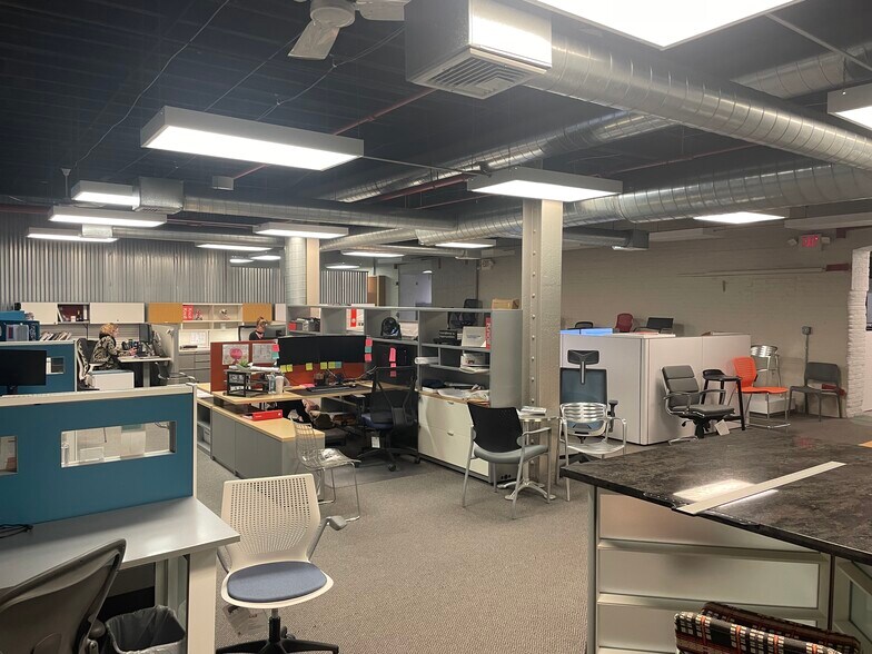 More Photos Of 1900 Lowe St, Pittsburgh Warehouse For Lease