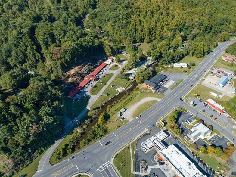 More Photos Of 125 Tee Pee Dr, Whittier Hotel For Sale