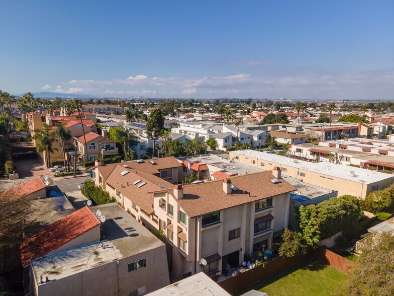More Photos Of 16922 Lynn Ln, Huntington Beach Apartments For Sale