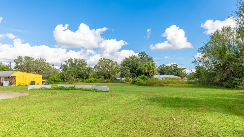 More Photos Of 9836 SW County Road 761, Arcadia General Retail For Sale