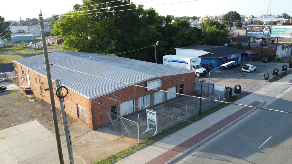 Primary Photo Of 2310 W Gate City Blvd, Greensboro Flex For Sale