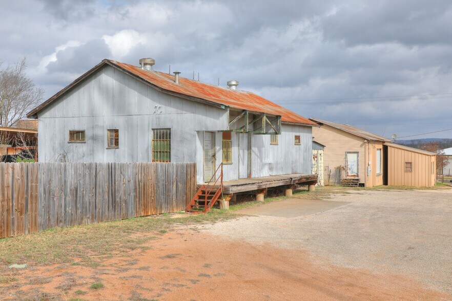 More Photos Of 432 S Lincoln St, Fredericksburg Land For Sale