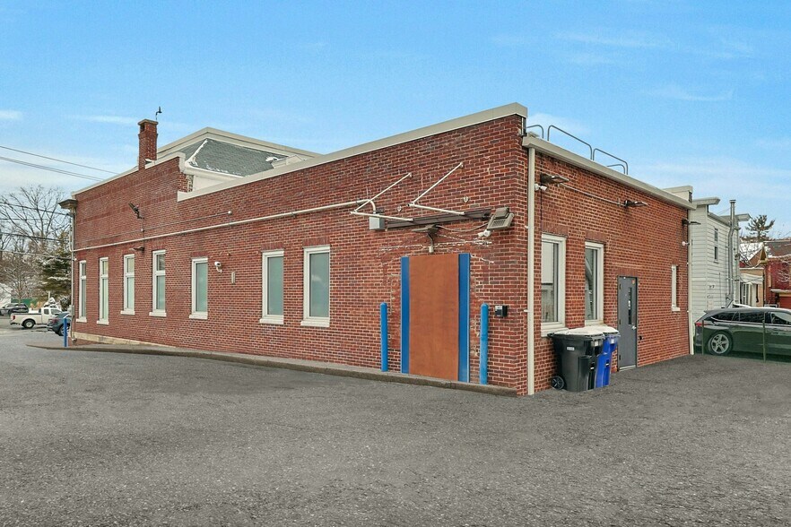 More Photos Of 637 Main St, Sparkill Bank For Lease