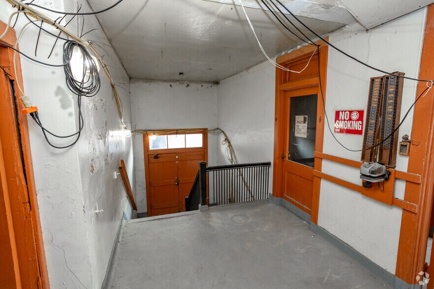 More Photos Of 102 33rd St, Pittsburgh Warehouse For Sale