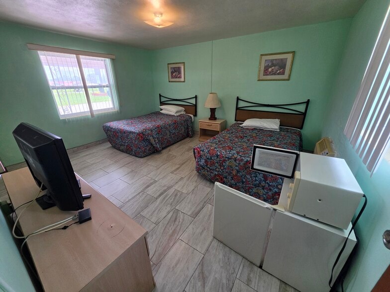 More Photos Of 5272 US Highway 27 S, Sebring Hotel For Sale