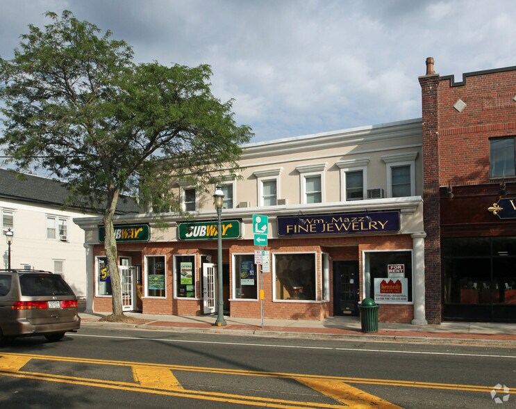 More Photos Of 3B Grant Ave, Islip Storefront Retail Residential For Lease