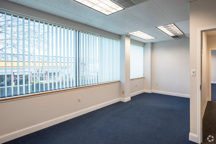 More Photos Of 133 Defense Hwy, Annapolis Medical For Lease