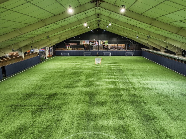 More Photos Of 1 Racquet Ln, Monroeville Sports And Entertainment For Lease