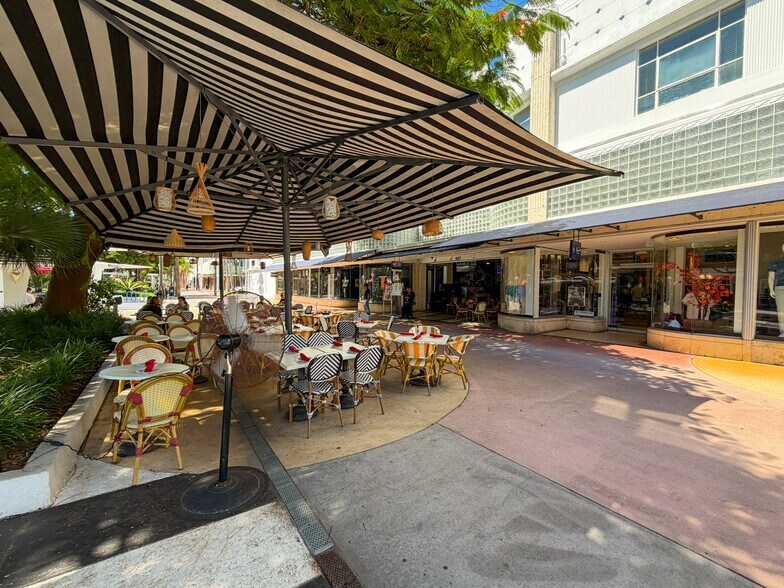 More Photos Of 919-939 Lincoln Rd, Miami Beach, Miami Beach Storefront For Lease