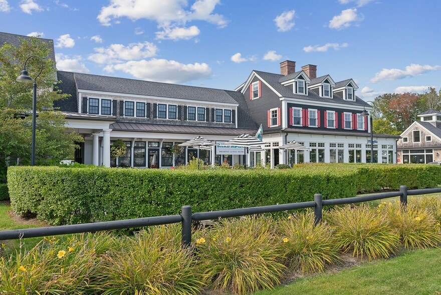 More Photos Of 2178 Post Rd, Wells Restaurant For Lease