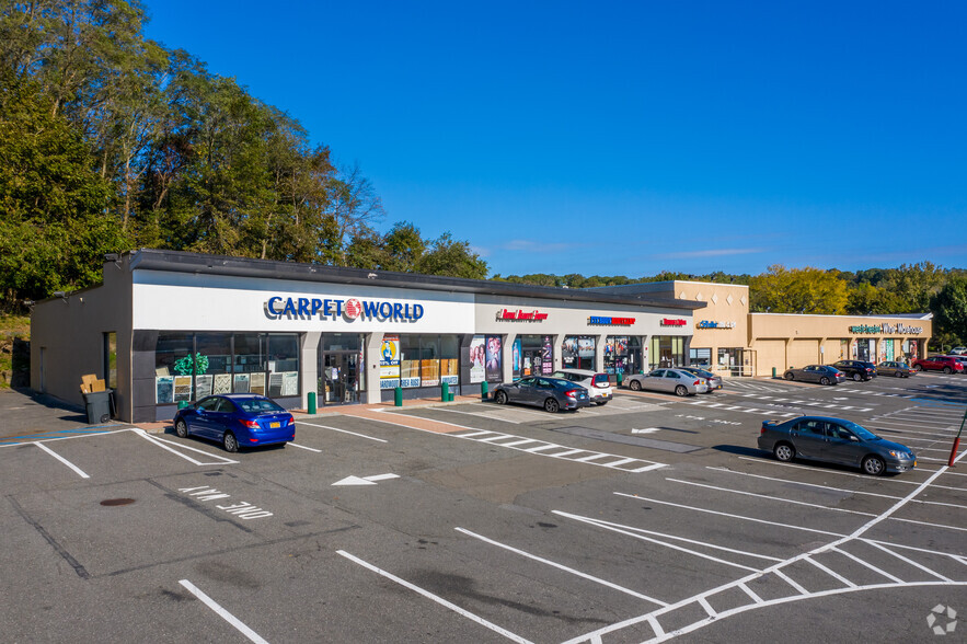 Primary Photo Of 53 Tarrytown Rd, White Plains General Retail For Lease